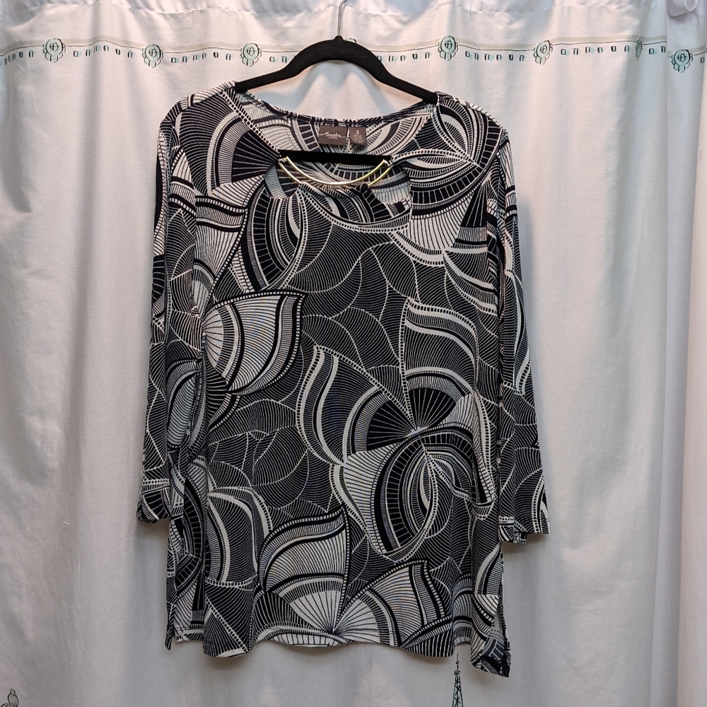 Chico's Travelers Collection Size 3 Top